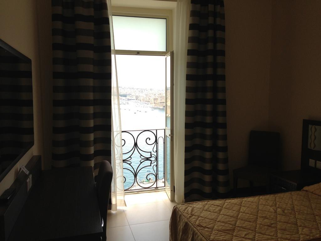 Grand Harbour Hotel Valletta Szoba fotó